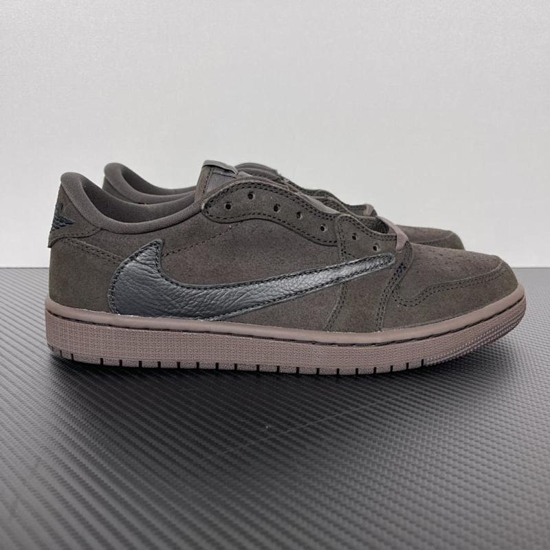 NIKE JORDAN 1 (35)