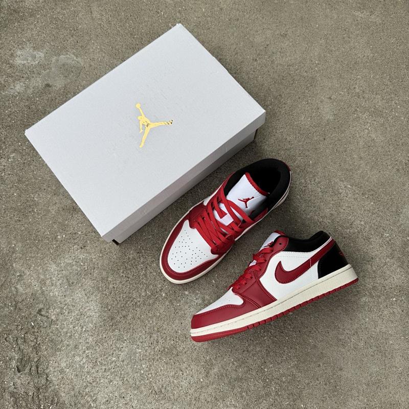 NIKE JORDAN 1 (134)