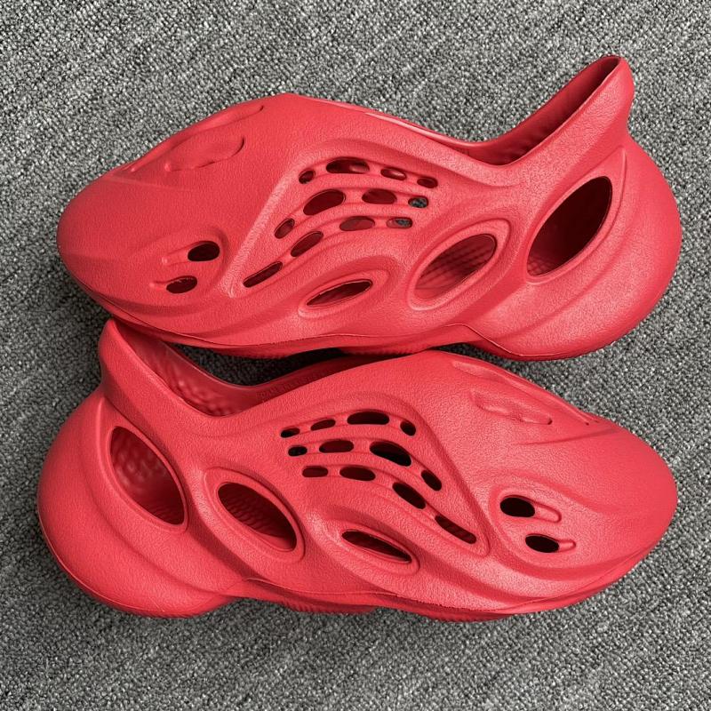 YEEZY FOAM RUNNER (9)