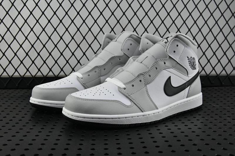 NIKE JORDAN 1 (381)