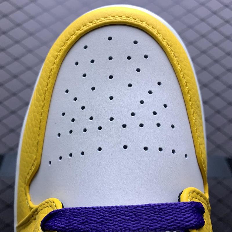 NIKE JORDAN 1 (404)
