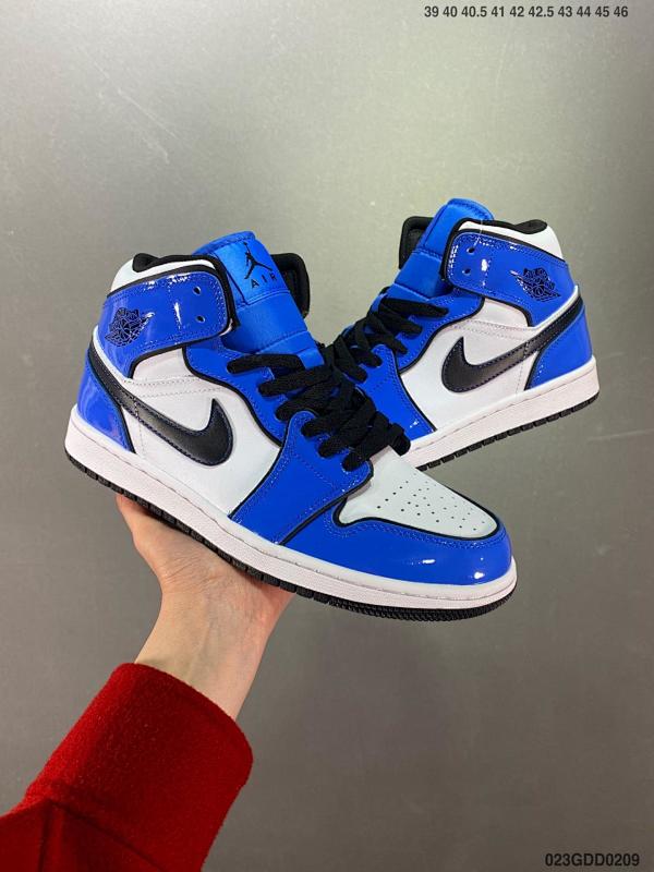 NIKE JORDAN 1 (339)