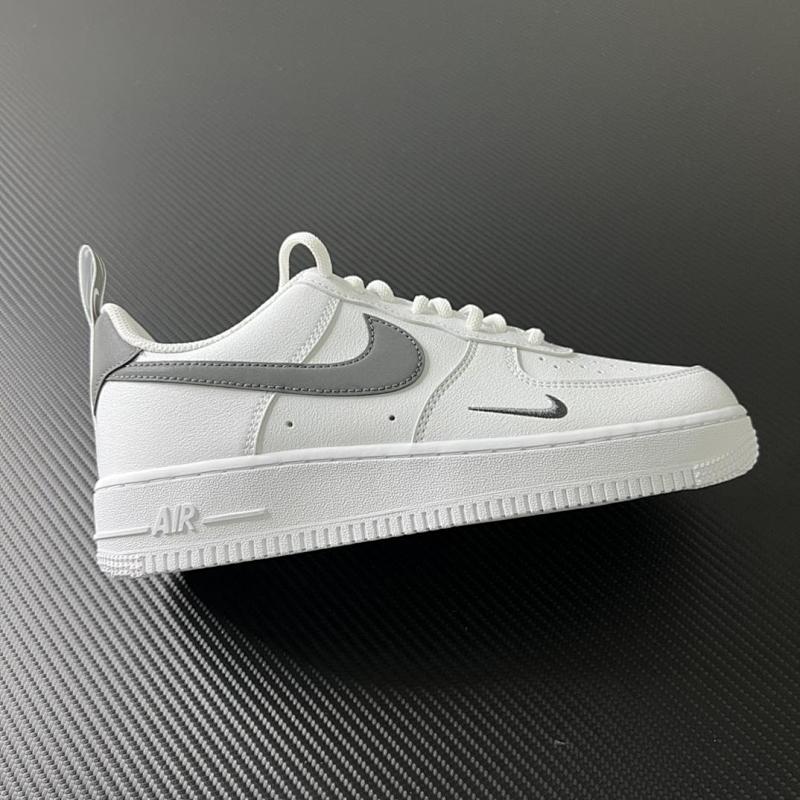NIKE AIR FORCE 1 (547)