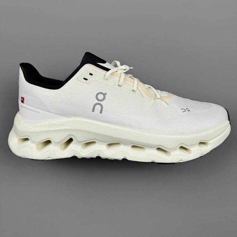 ON CLOUD SHOES (65)