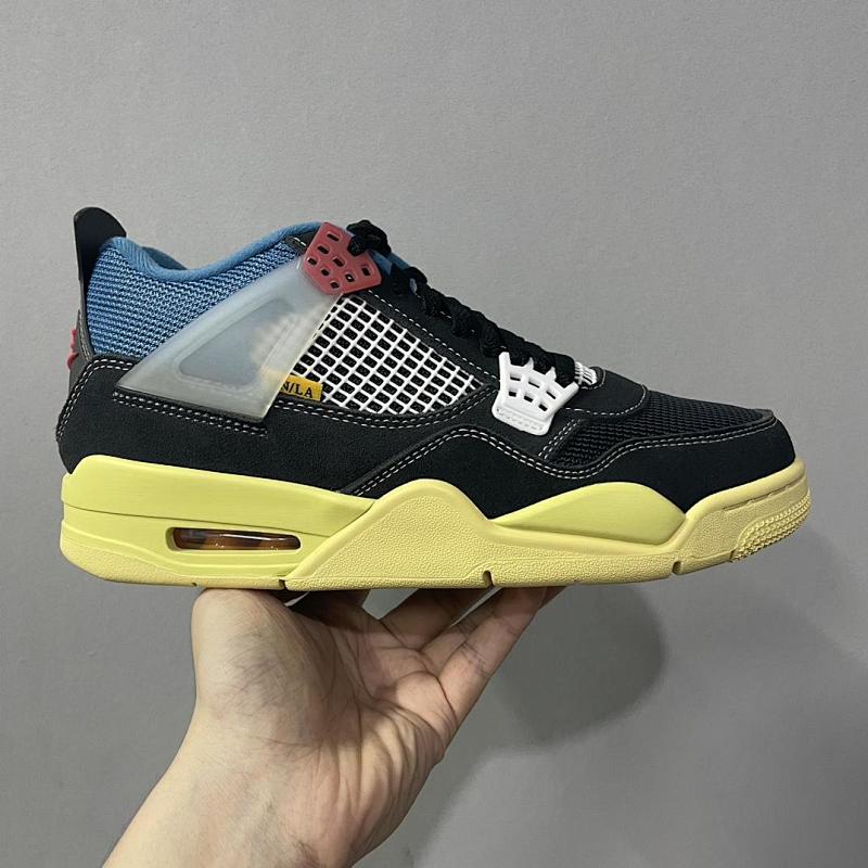 NIKE JORDAN 4 (105)