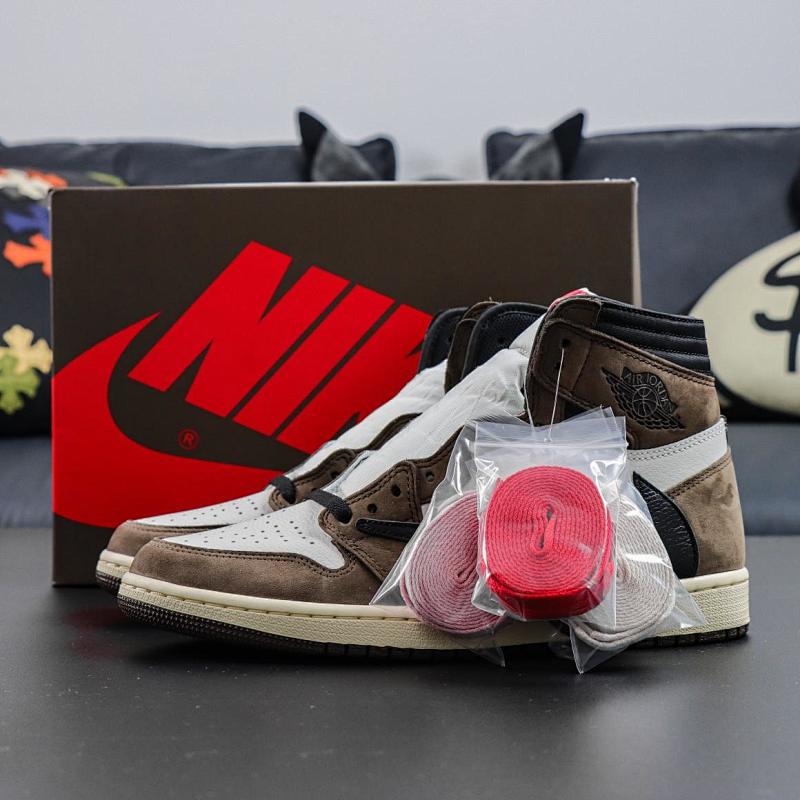 NIKE JORDAN 1 (568)