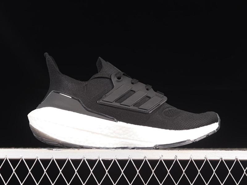 ADIDAS ULTRABOOST (2)