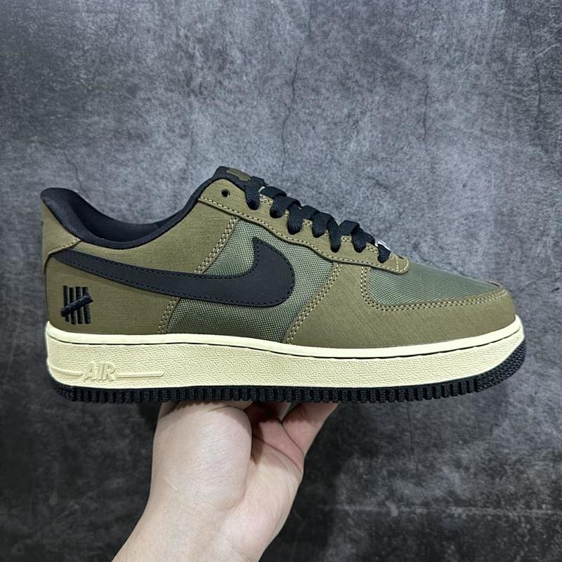 NIKE AIR FORCE 1 (211)