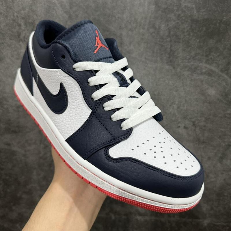 NIKE JORDAN 1 (557)