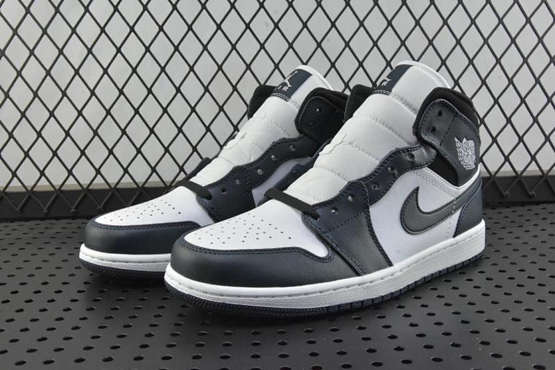 NIKE JORDAN 1 (364)