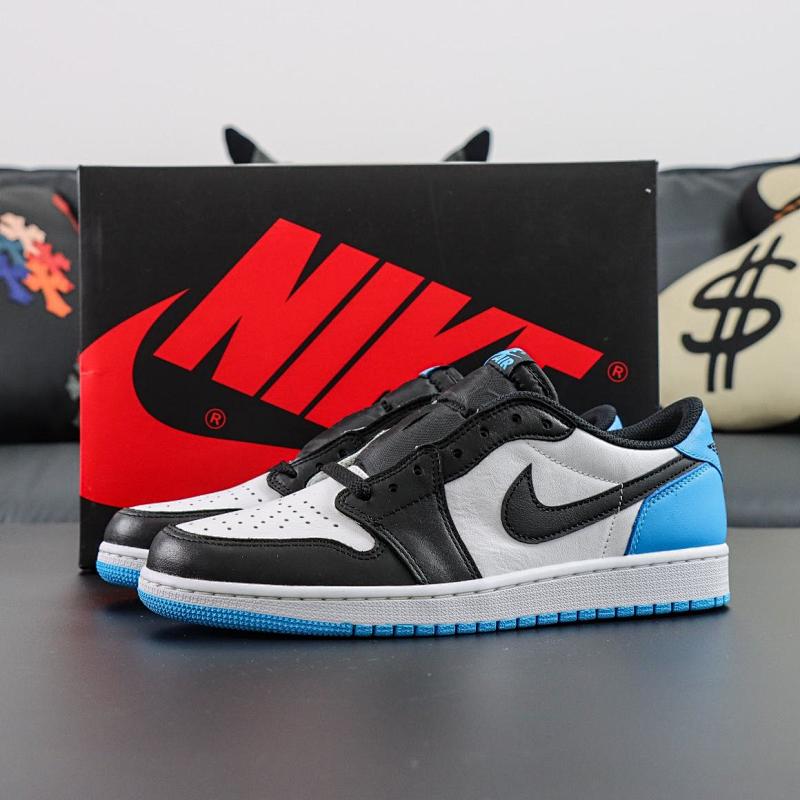 NIKE JORDAN 1 (592)