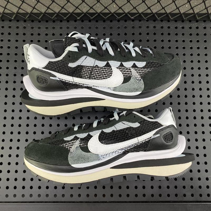 NIKE SACAI VAPORWAFFLE (3)