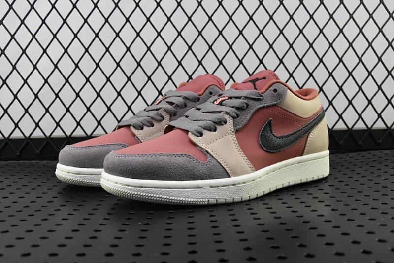 NIKE JORDAN 1 (452)