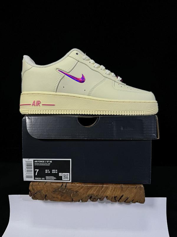 NIKE AIR FORCE 1 (141)