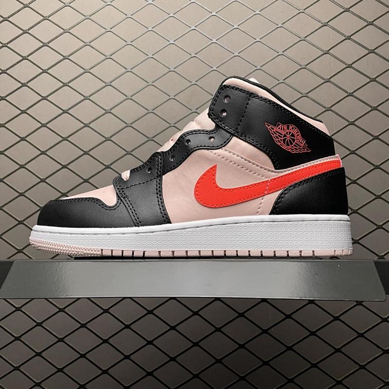 NIKE JORDAN 1 (362)