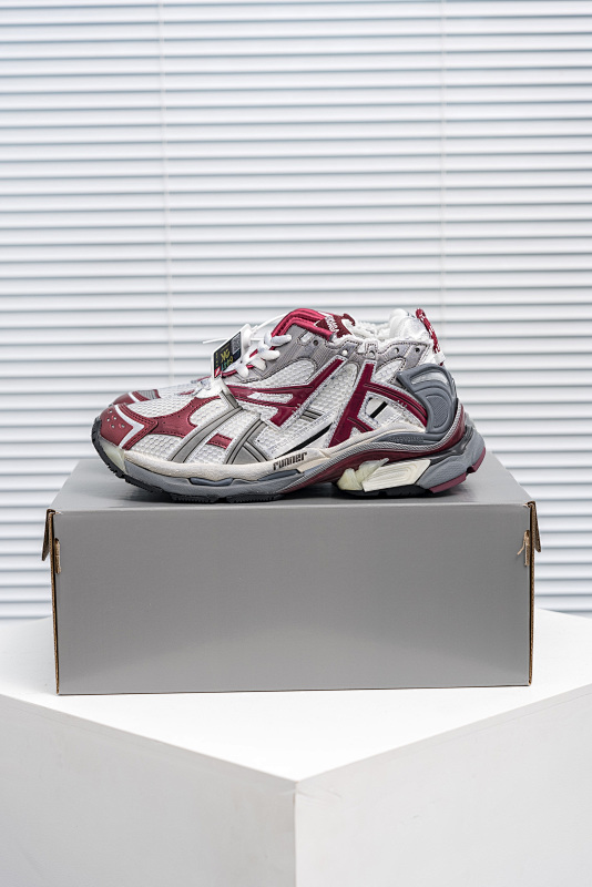 BALENCIAGA RUNNER (23)