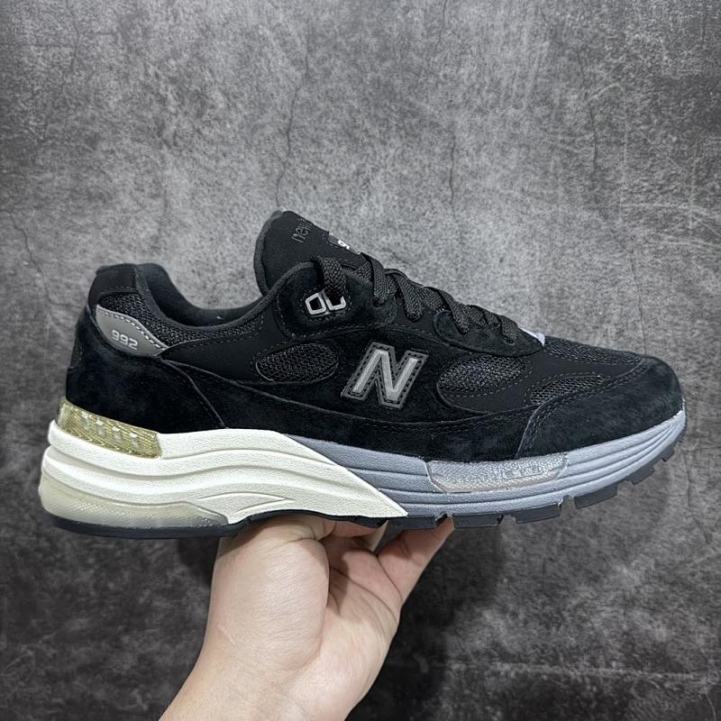 NEW BALANCE 992 (9)