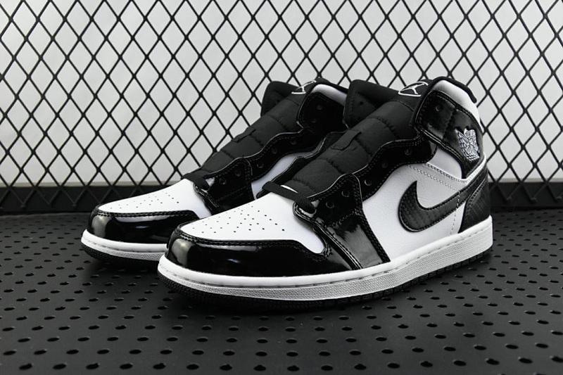 NIKE JORDAN 1 (340)