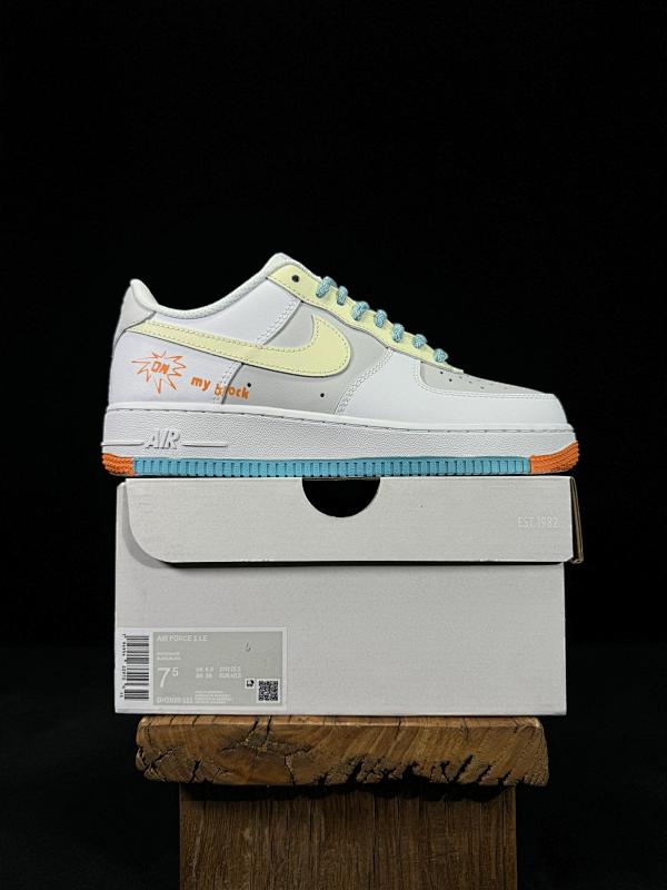 NIKE AIR FORCE 1 (212)