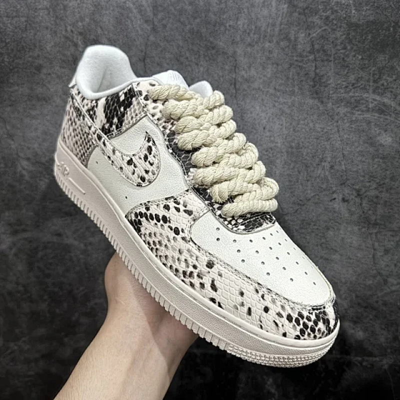 NIKE AIR FORCE 1 (3)