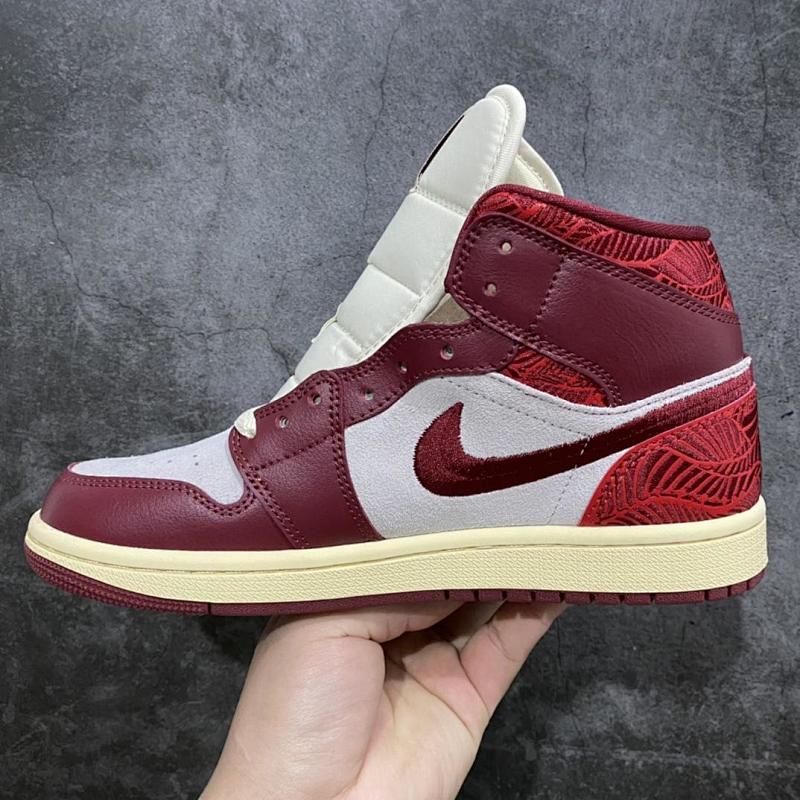 NIKE JORDAN 1 (372)