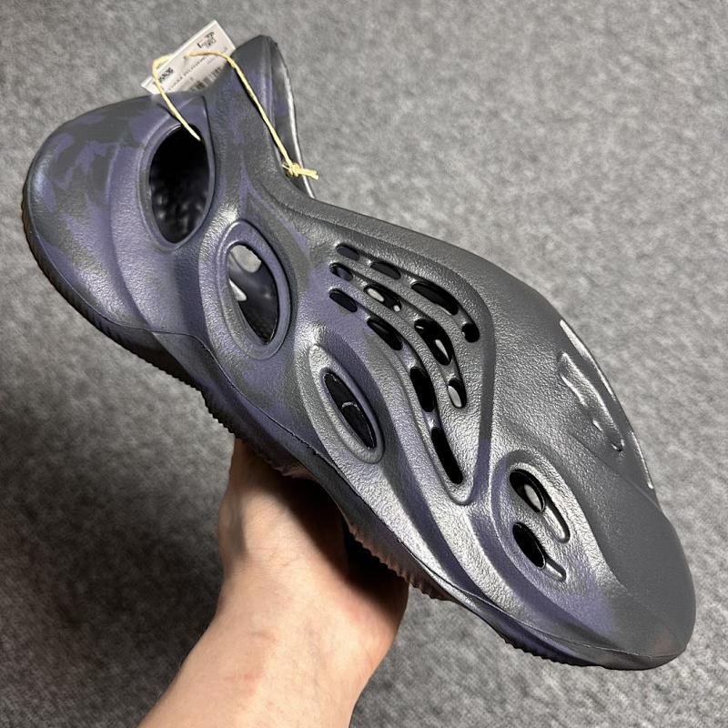 YEEZY FOAM RUNNER (12)