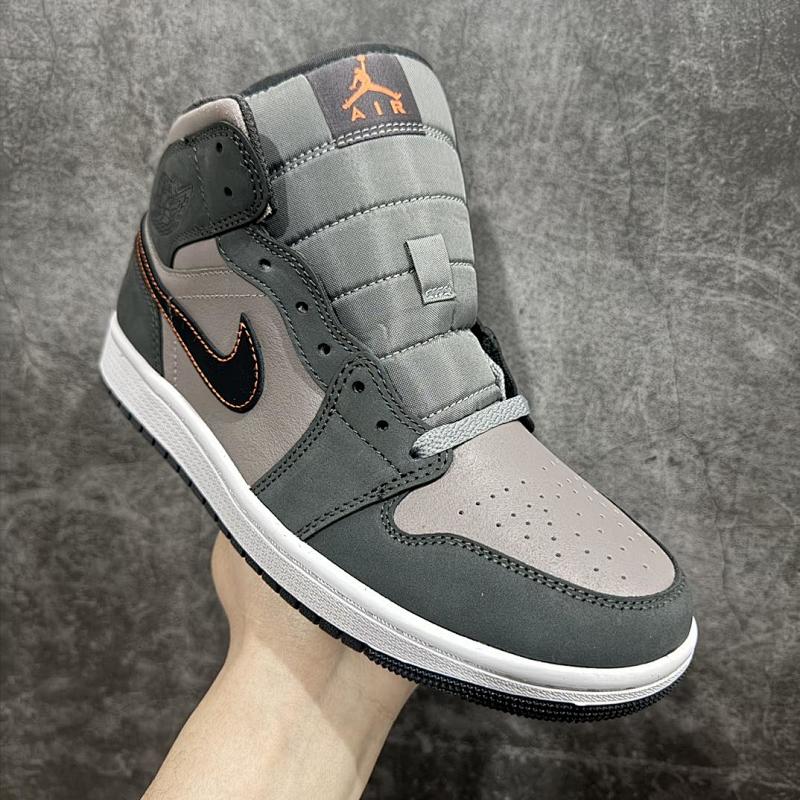 NIKE JORDAN 1 (386)