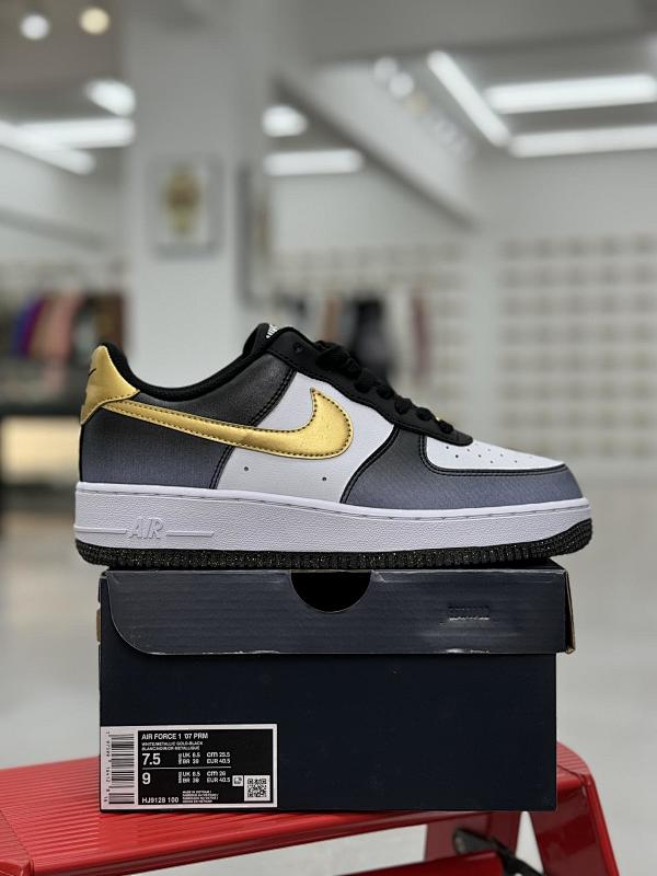 NIKE AIR FORCE 1 (36)