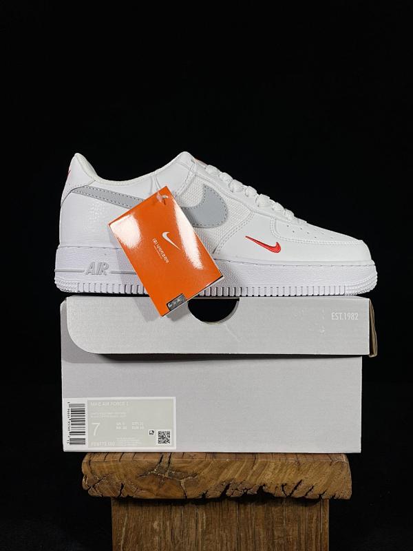 NIKE AIR FORCE 1 (120)