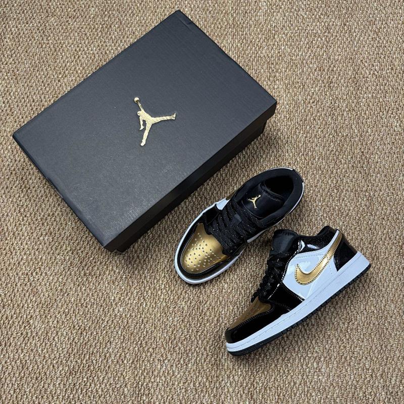 NIKE JORDAN 1 (121)