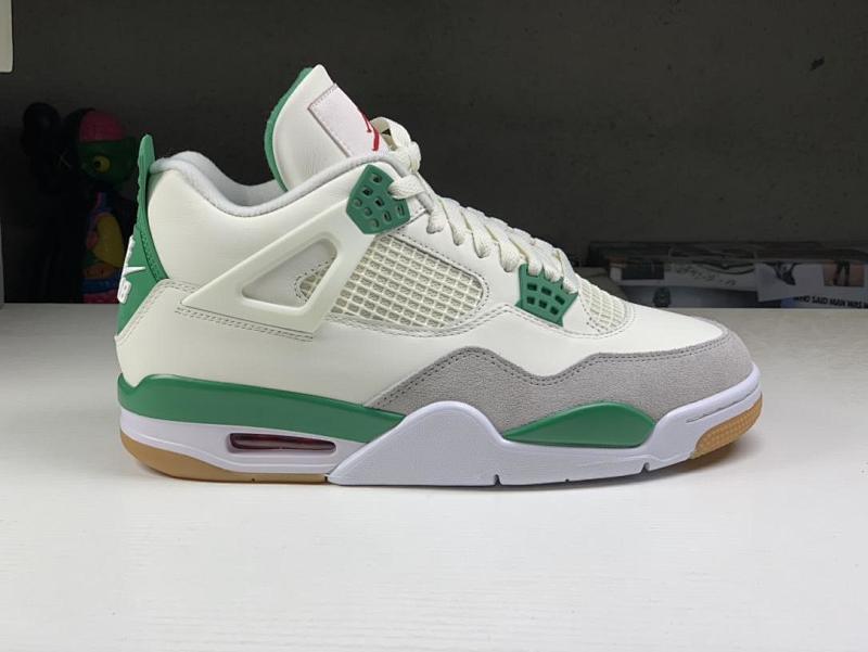 NIKE JORDAN 4 (217)