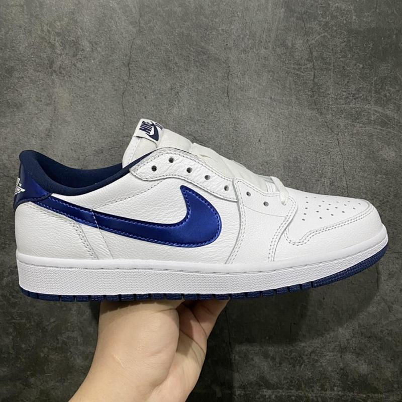 NIKE JORDAN 1 (272)