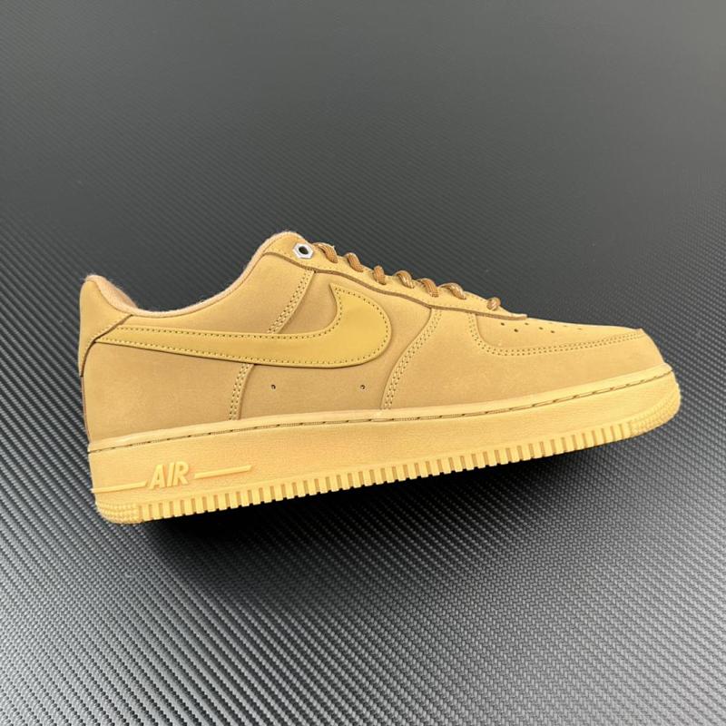 NIKE AIR FORCE 1 (562)