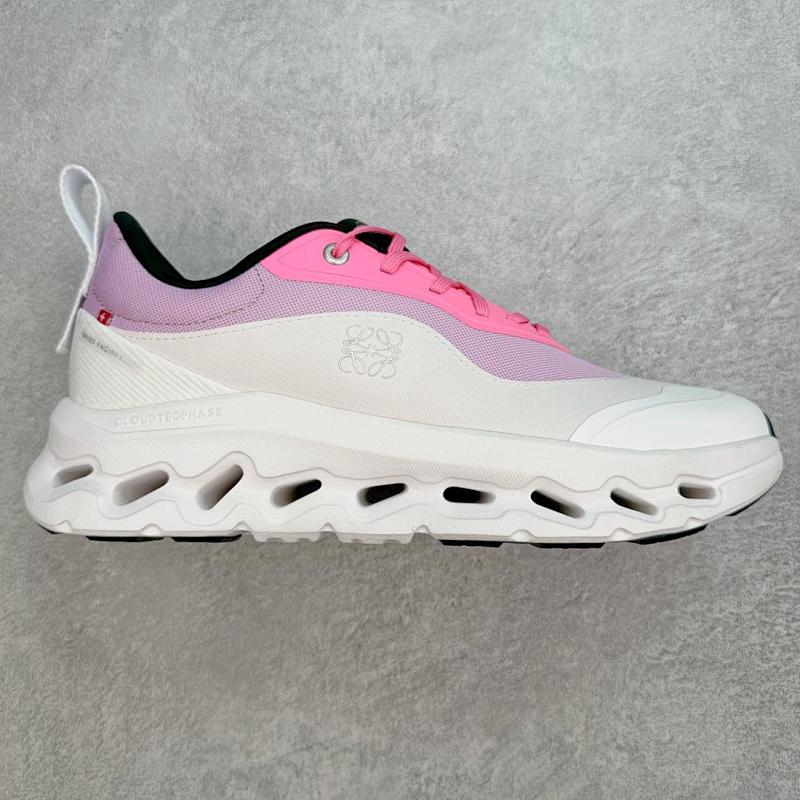 ON CLOUD SHOES (26)