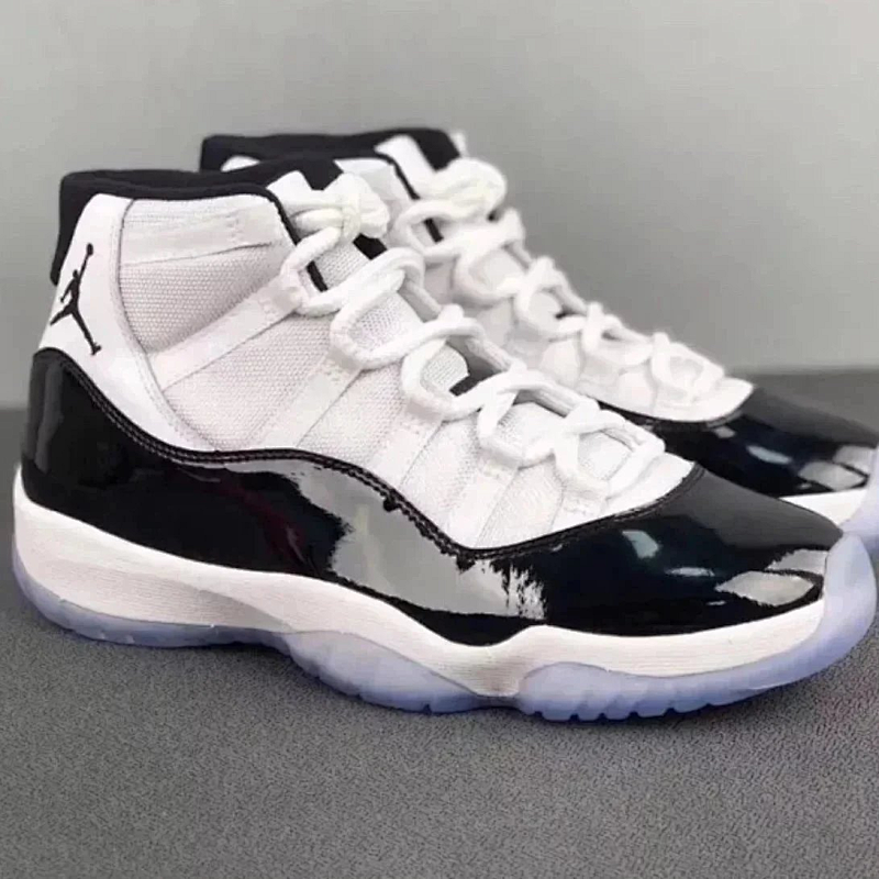 NIKE JORDAN 11 (2)