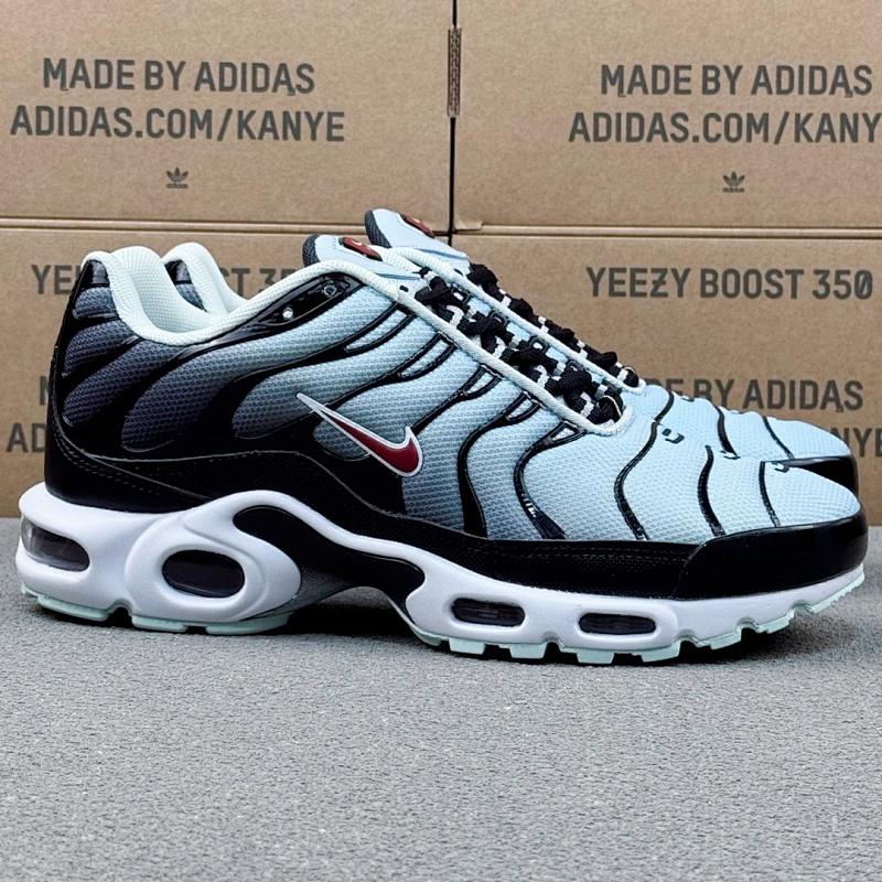 NIKE TN PLUS (16)