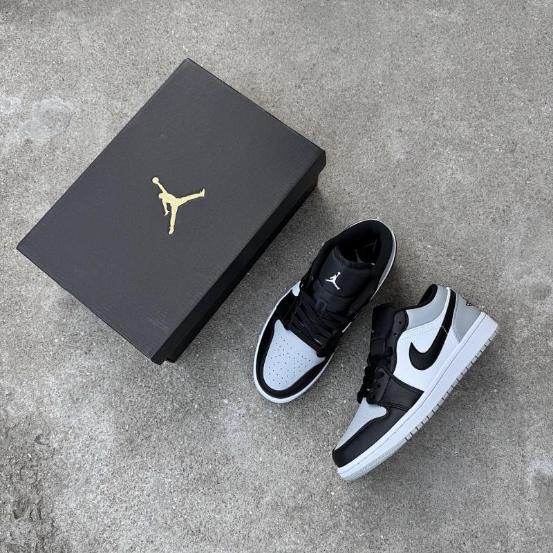 NIKE JORDAN 1 (216)