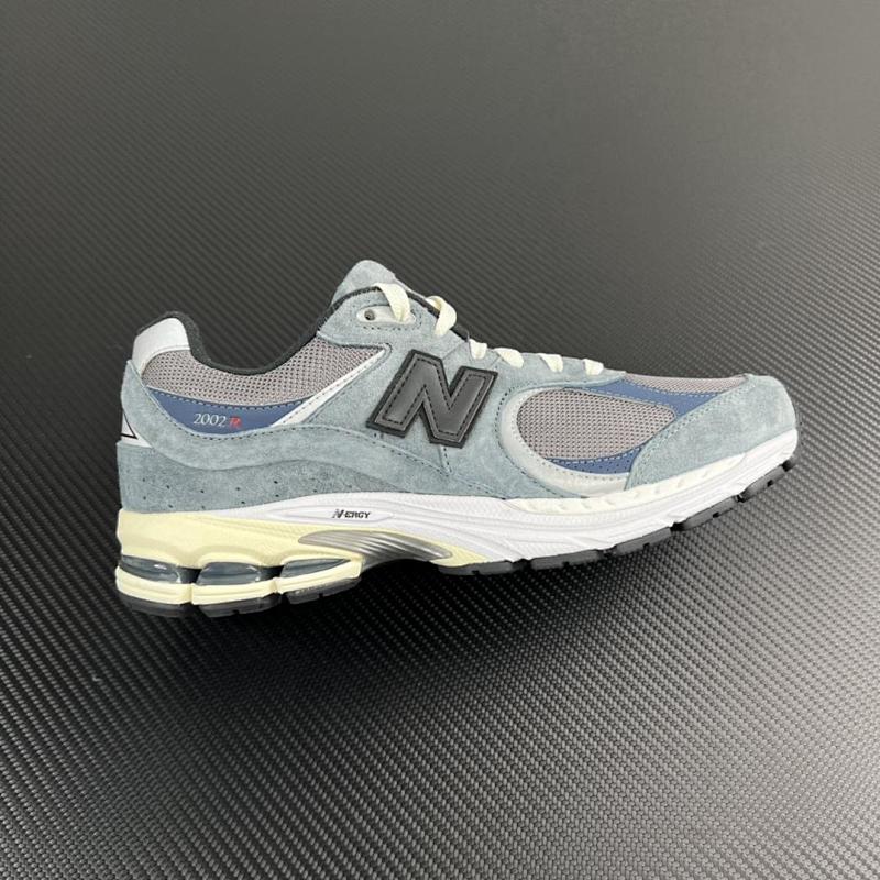 NEW BALANCE 2002