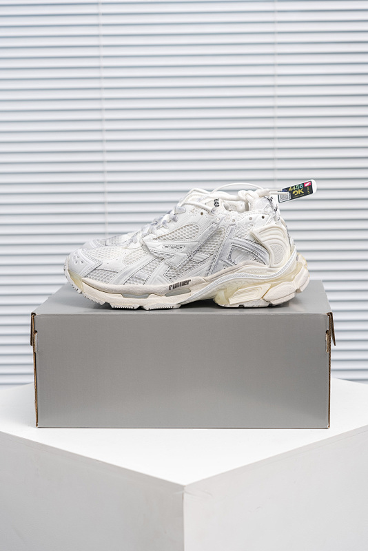 BALENCIAGA RUNNER (25)