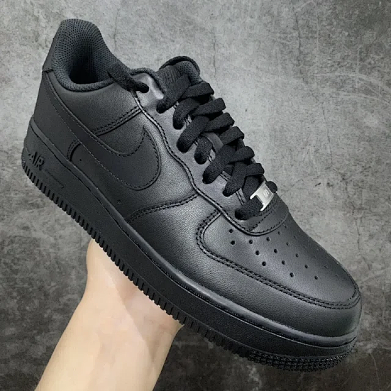 NIKE AIR FORCE 1 (5)