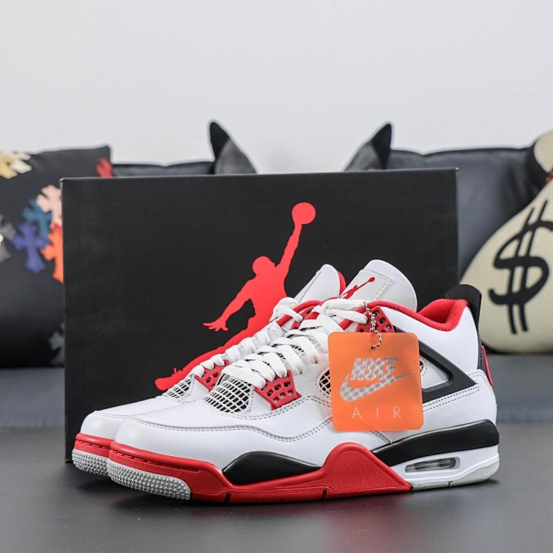 NIKE JORDAN 4 (233)