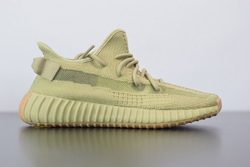 YEEZY 350 (77)