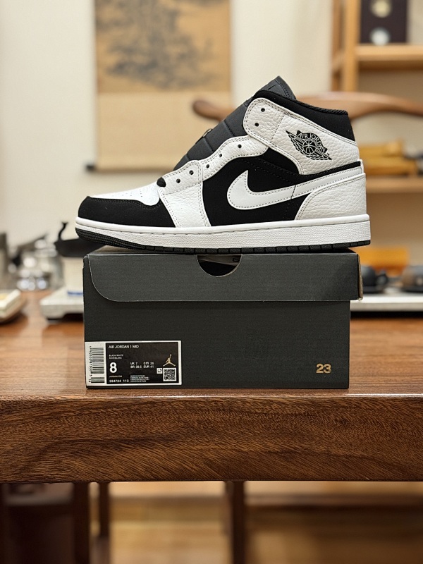 NIKE JORDAN 1 (3)