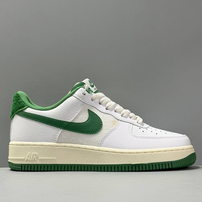 NIKE AIR FORCE 1 (204)