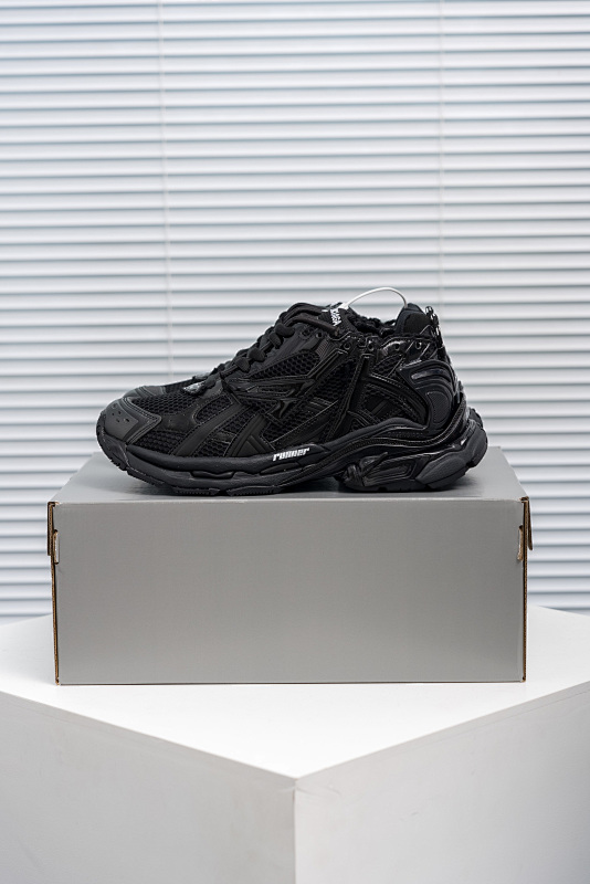BALENCIAGA RUNNER (10)