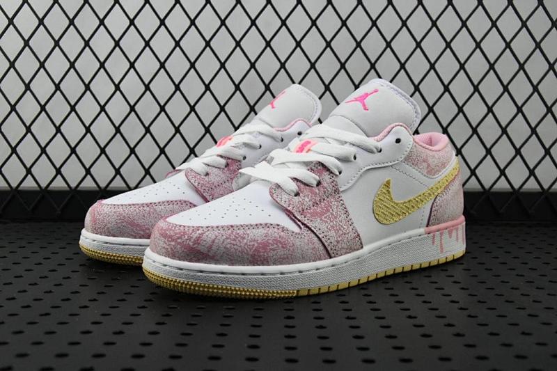NIKE JORDAN 1 (502)