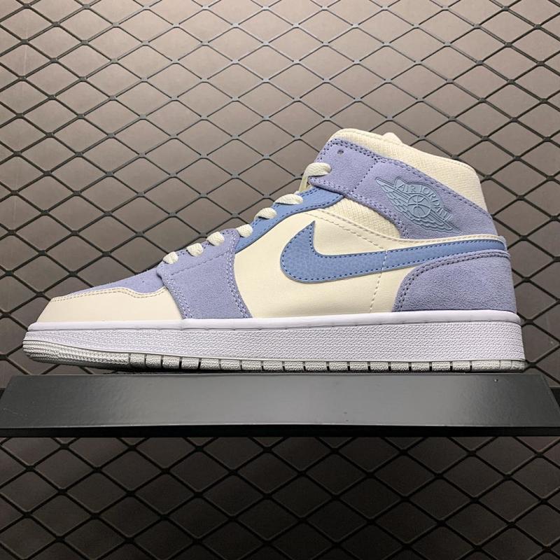 NIKE JORDAN 1 (341)