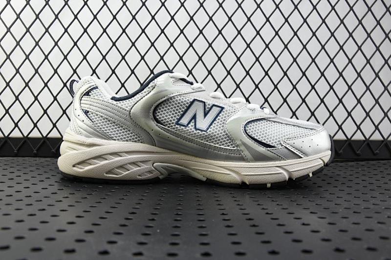 NEW BALANCE 530 (16)