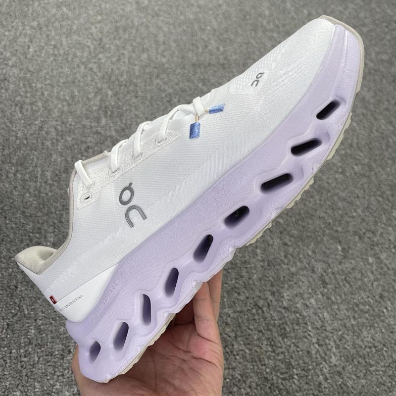 ON CLOUD SHOES (60)