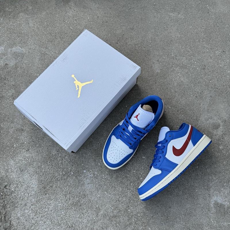 NIKE JORDAN 1 (130)